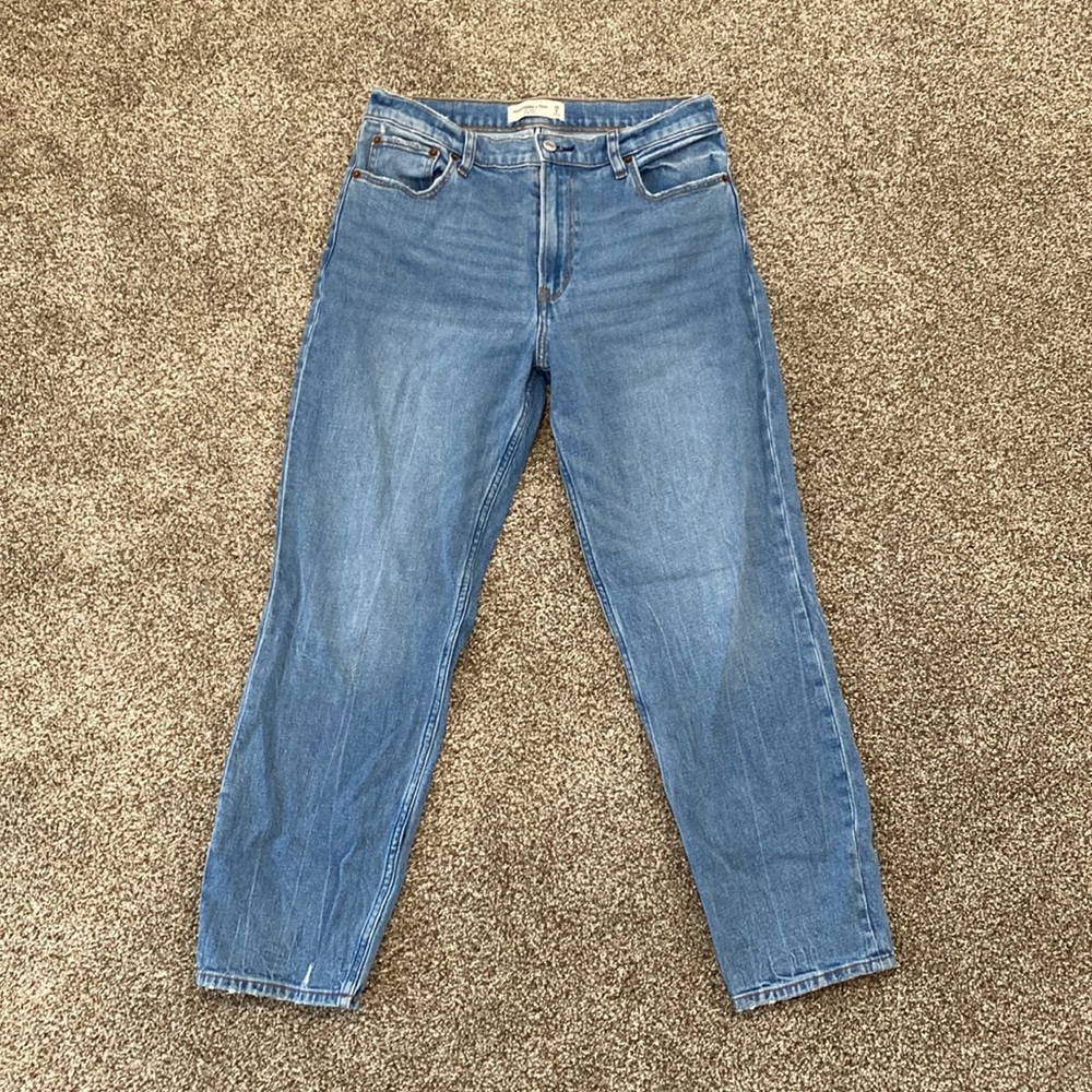 Abercrombie The Mom High Rise Jeans